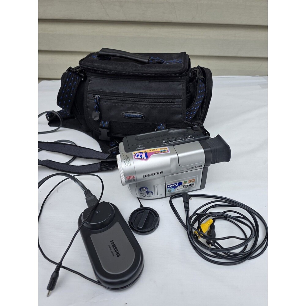 Samsung SC-L810 Hi8 8mm Camcorder Tested Works Battery Charger Bag A/V Cables